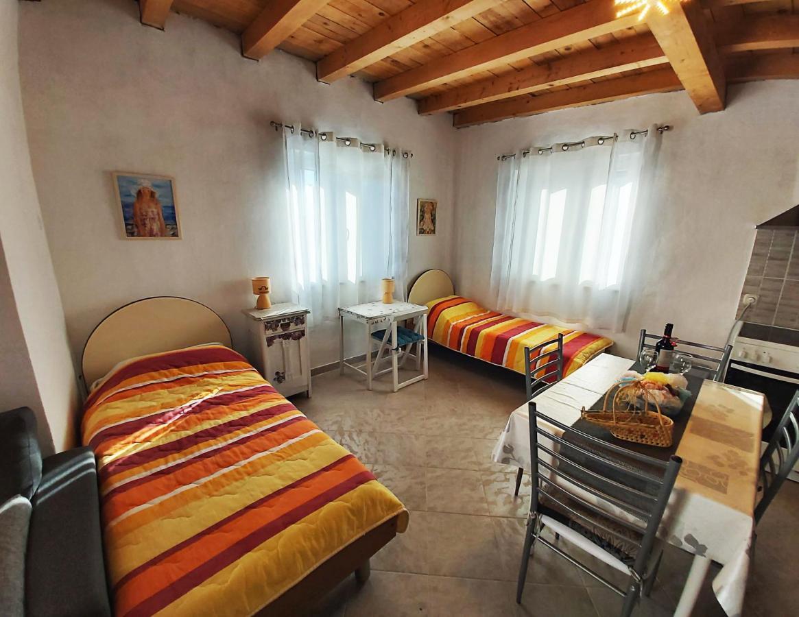 Apartments With A Parking Space Sali, Dugi Otok - 8181 Екстер'єр фото