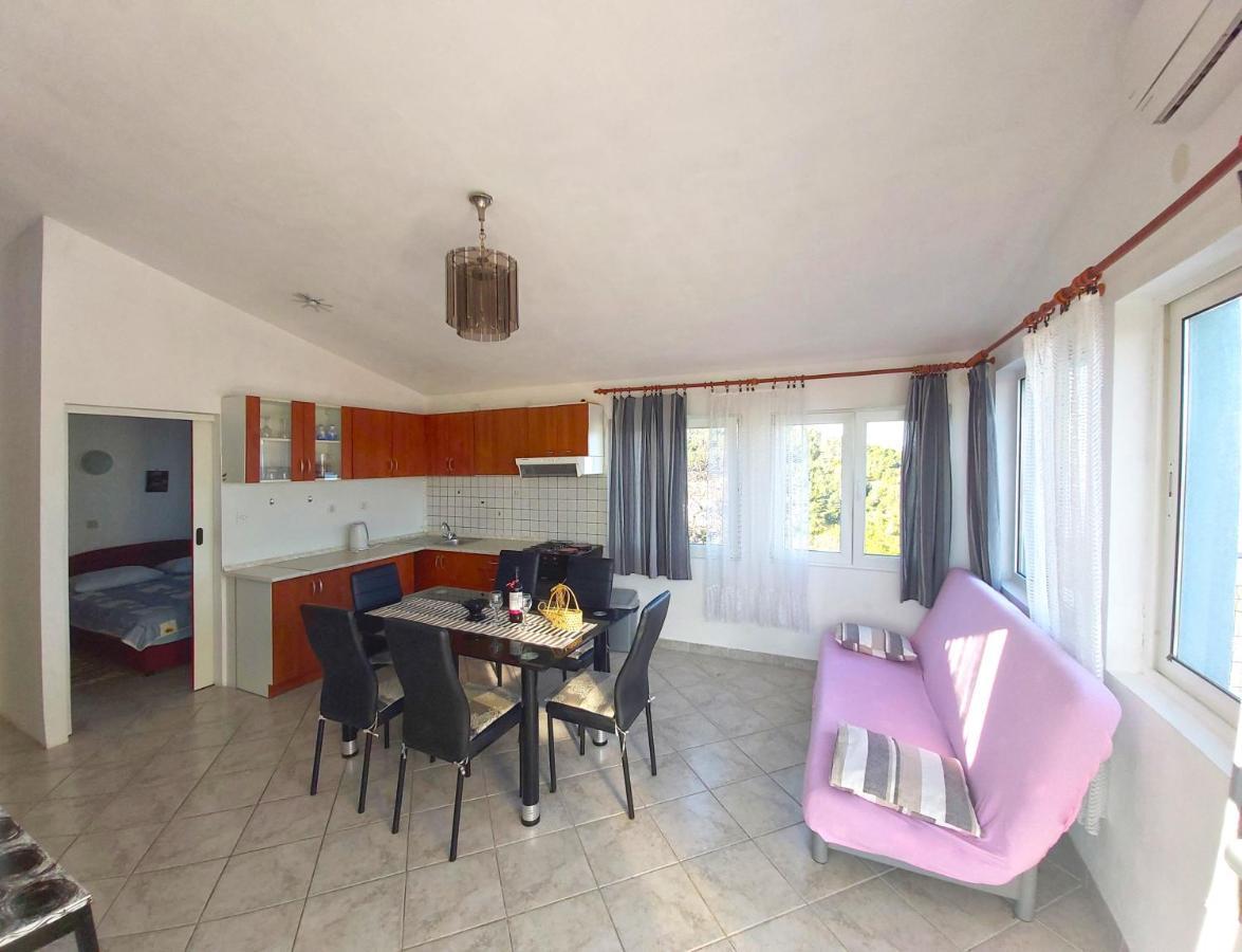 Apartments With A Parking Space Sali, Dugi Otok - 8181 Екстер'єр фото